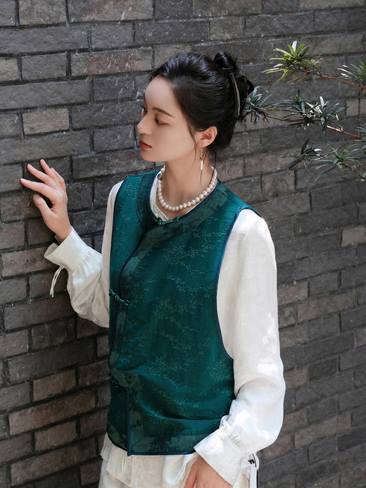 盛唐婧 |真丝香云纱琵琶襟马甲-绿色 商品图3