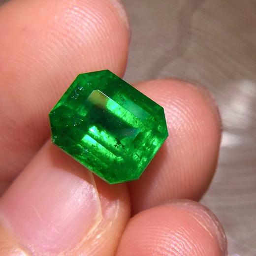 3.83ct 祖母绿裸石 商品图4