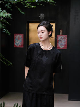 盛唐婧 |真丝冠乐皱烟墨上衣