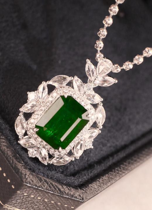 3.23ct 祖母绿吊坠 商品图2