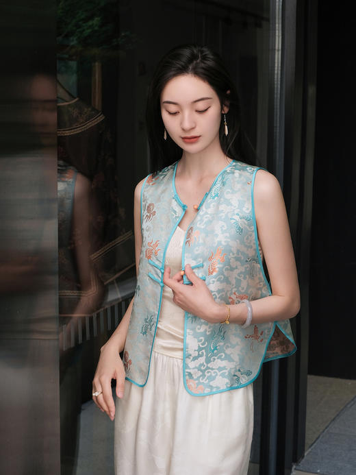 盛唐婧 |真丝宋锦金鱼闹彩蝶马甲 商品图1