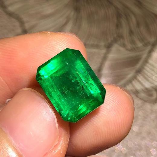 6.19ct 祖母绿裸石 商品图3