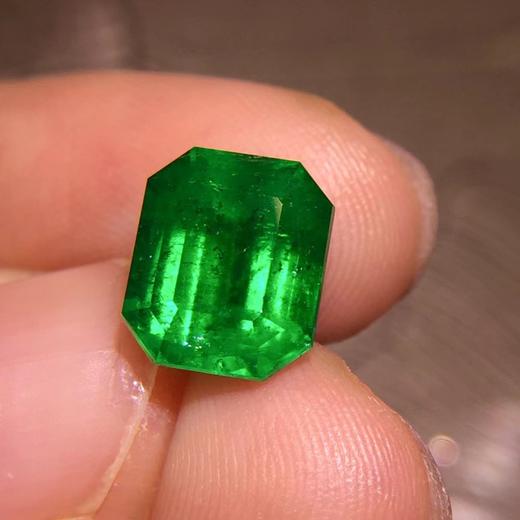 3.83ct 祖母绿裸石 商品图1