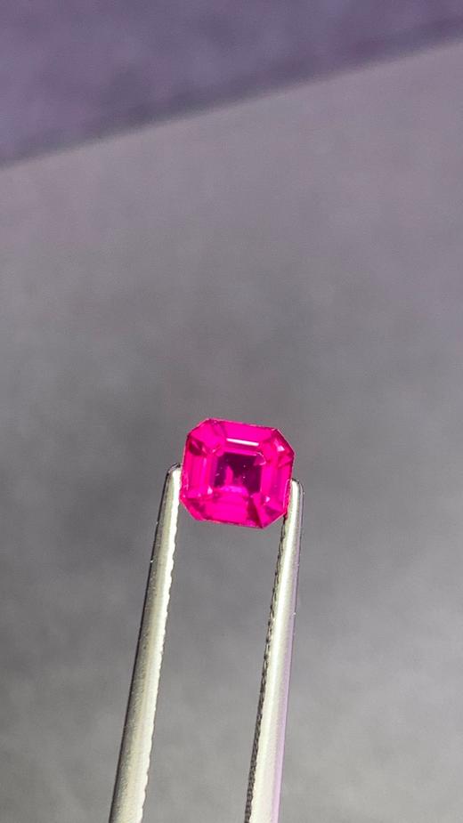 1.02ct 紫蓝宝裸石 商品图0