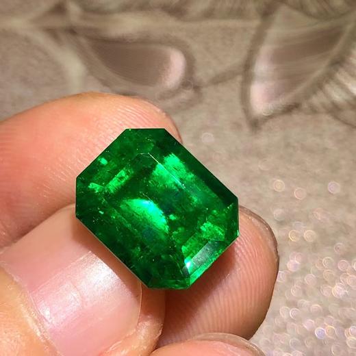 5.61ct 祖母绿裸石 商品图5