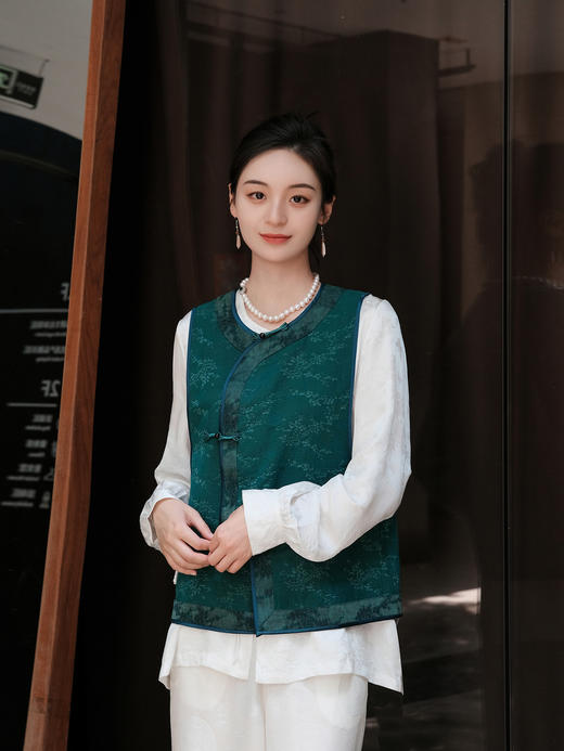 盛唐婧 |真丝香云纱琵琶襟马甲-绿色 商品图1