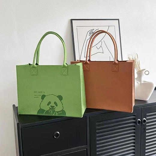 「买1送1！小h书同款」抖音同款美拉德可爱小熊毛毡大容量妈咪包通勤包手提袋箱包 商品图1