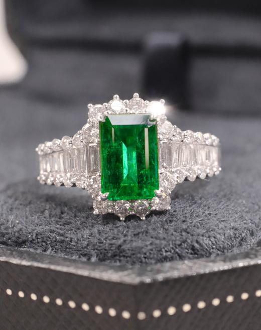1.7ct 祖母绿戒指 商品图0