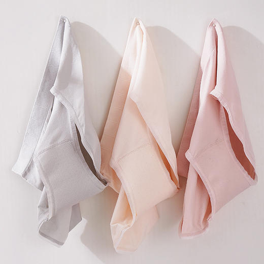 【3条装！新款盒装泰国乳胶大码内裤女】衣橱必备神器，无痕透气；大码可穿不崩腿。柔软提臀，健康抗菌；多色可选，彩色缤纷，肥妹必选，藏肉显瘦，提臀不塌陷！ 商品图2