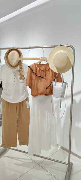 480A68镶边荷叶领衬衫