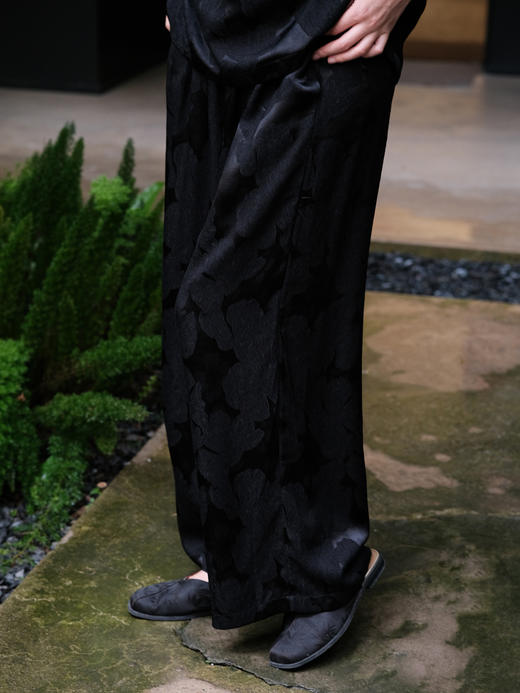 盛唐婧 |真丝冠乐皱烟墨直筒裤 商品图0