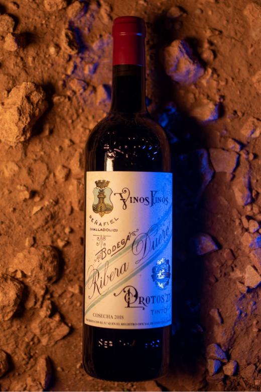 【普洛托斯Protos 27纪念款】本款来自于 西班牙杜埃罗河岸最早的酒庄 是为了纪念1927年酒庄成立而酿造 口感优雅大气 高级感十足 用来宴客和馈赠都尽显规格 偏远地区不发或请联系客服 商品图3