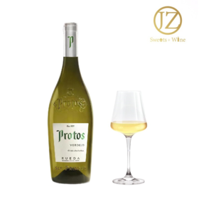【普洛托斯 弗德乔干白葡萄酒】本款来自于西班牙著名的白葡萄酒产地卢埃达产区 由西班牙代表白葡萄弗德乔酿成 酒泥陈酿使这款酒口感更添丰富 充分冰镇后饮用 偏远地区不发或请联系客服
