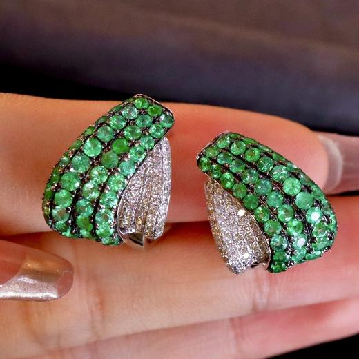 2.68ct 祖母绿耳扣 商品图3