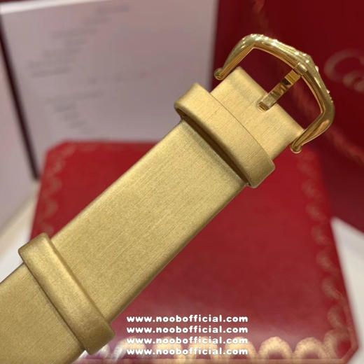 卡地亚C家白色小蜜蜂🐝创意宝石系列
🐝当时看到第一眼就觉得超级可爱！喜欢的赶快拿下吧！整只蜜蜂都是纯手工缝制施华洛钻！光是蜜蜂的大小就调了N次！搭配正品一致的ETA出进口瑞士石英机芯 商品图7