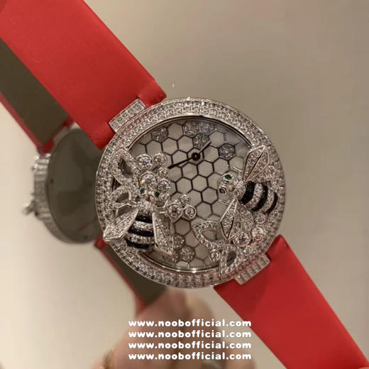 卡地亚C家白色小蜜蜂🐝创意宝石系列
🐝当时看到第一眼就觉得超级可爱！喜欢的赶快拿下吧！整只蜜蜂都是纯手工缝制施华洛钻！光是蜜蜂的大小就调了N次！搭配正品一致的ETA出进口瑞士石英机芯 商品图13