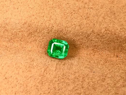 0.79ct 祖母绿裸石 商品图1