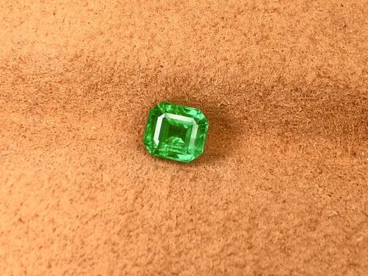 0.79ct 祖母绿裸石 商品图2