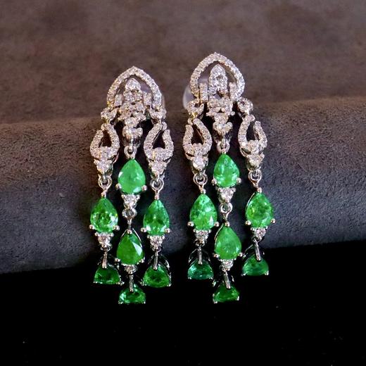 2.05ct 祖母绿耳坠 商品图3