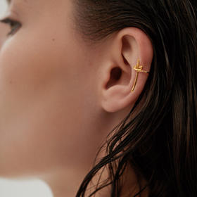 御剑而行 S925纯银骑士剑耳骨夹