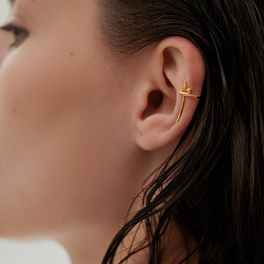 御剑而行 S925纯银骑士剑耳骨夹 商品图0