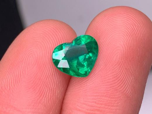 1.35ct 祖母绿裸石 商品图2