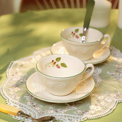 WEDGWOOD欢愉假日树莓杯碟套装 商品图7