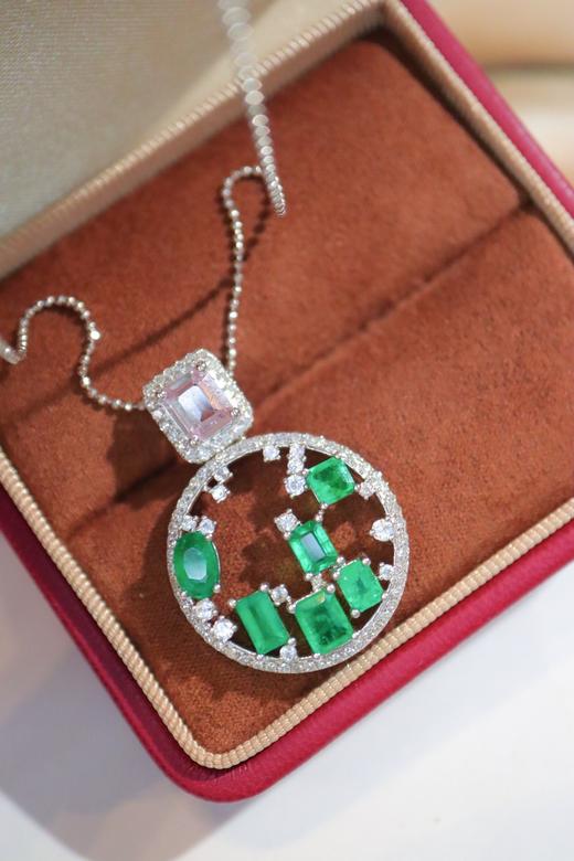 2.8ct 祖母绿吊坠 商品图0