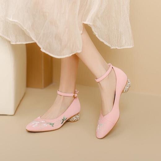 【预售5天】民族风刺绣串珠粗跟鞋，真皮圆头休闲四季单鞋Anan&741 商品图1