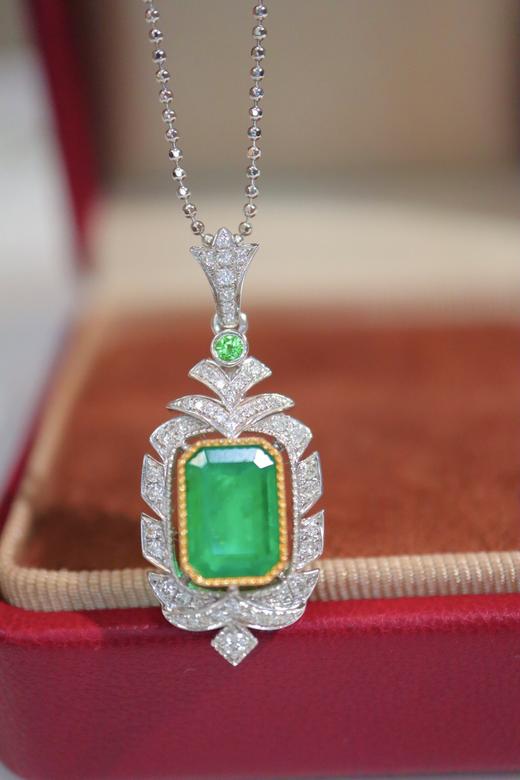 1.93ct 祖母绿吊坠 商品图2