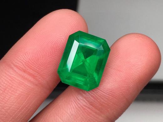 7.31ct 祖母绿裸石 商品图3