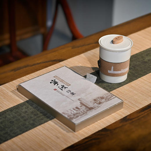 羽诗制造出品 锦绣宁波丝绸邮票珍藏册随行杯礼盒套装 商品图0