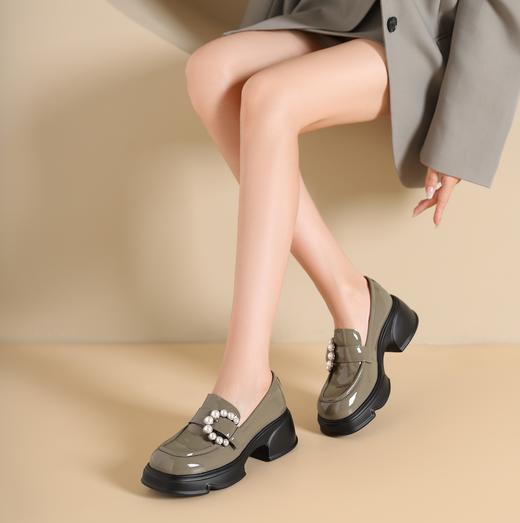 westory2024秋季新款时尚优雅单鞋珍珠饰扣水钻气质百搭平底乐福鞋女S24CM74721 商品图4