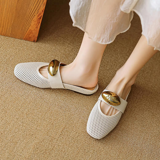 OLD-H-3258舒适平底包头凉鞋洞洞镂空大码拖鞋女夏季低跟2024款一字带洞洞鞋 商品图3