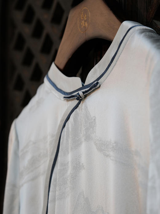 STJINGx凯喜雅x故宫|千里江山奥黛玥霖上衣-影青(不退不换) 商品图3