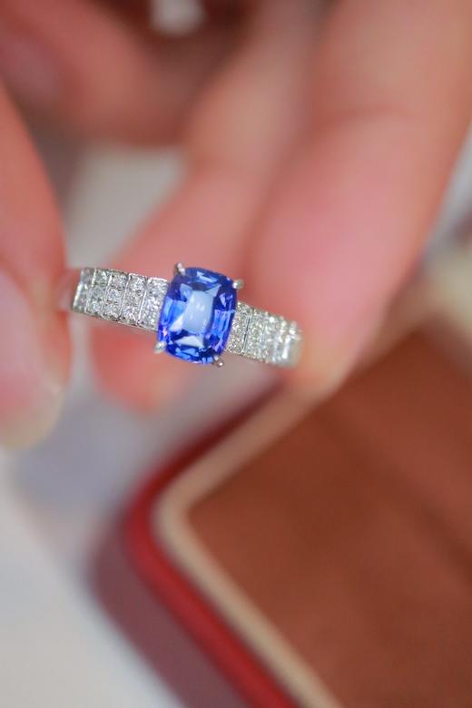 1.08ct 蓝宝石戒指 商品图5