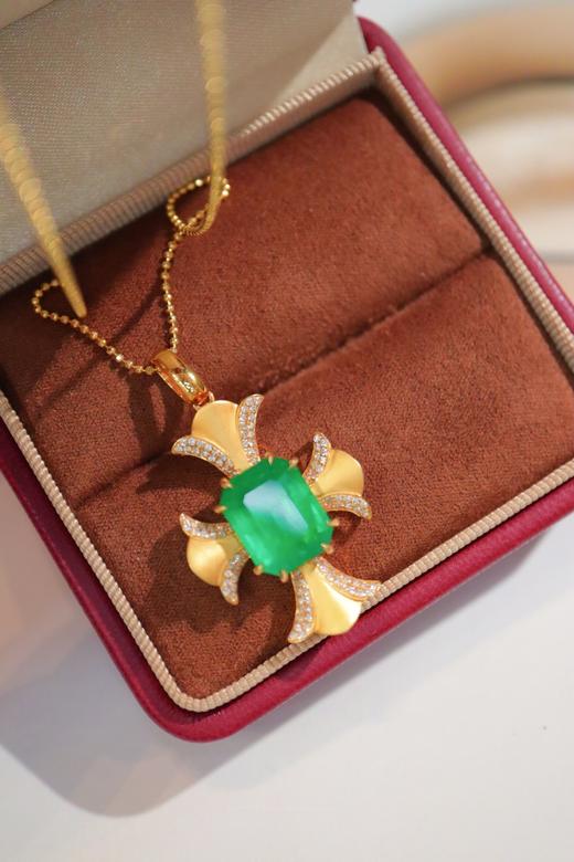 5.12ct 祖母绿吊坠 商品图1