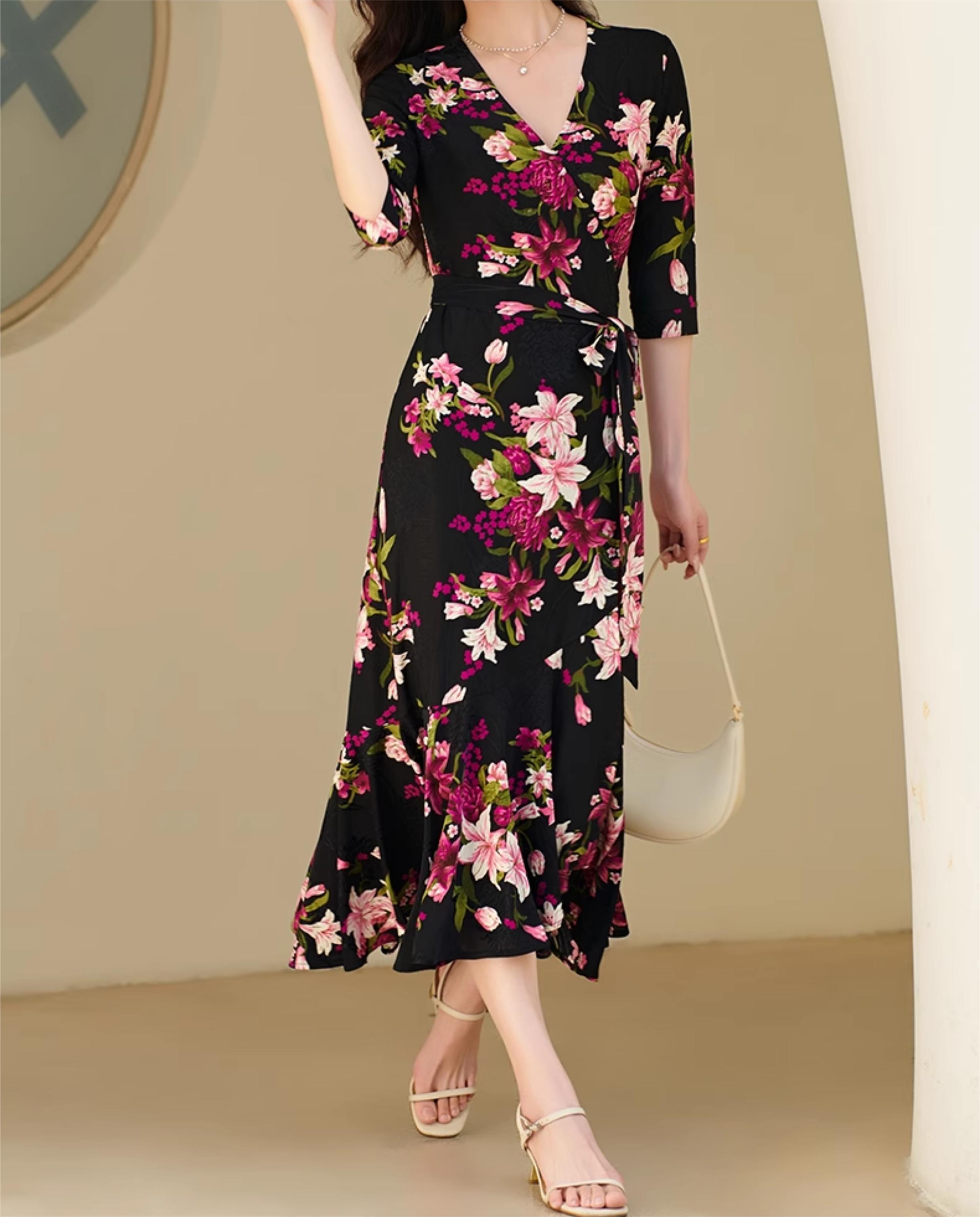 首尚格释--2024夏季新款v领碎花鱼尾裙高端遮肚子显瘦连衣裙女奢华