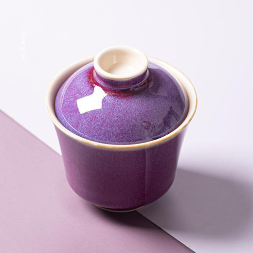 问鼎钧瓷鹅黄青花华彩盖碗（荷塘翠鸟）（燕戏石榴） 商品图0