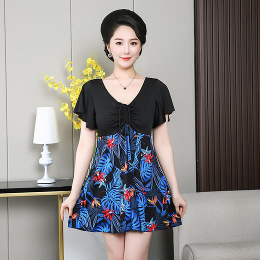 中老年泳衣女加肥加大码裙式分体平角裤宽松保守妈妈泳装 商品图3