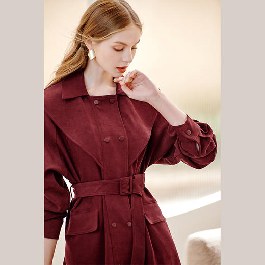 
OLrain欧芮儿红色风衣领连衣裙2024早秋新款收腰气质灯芯绒裙子 商品图3