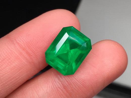 7.31ct 祖母绿裸石 商品图2