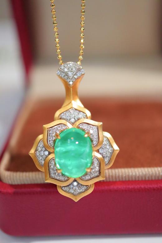 4.69ct 祖母绿吊坠 商品图2