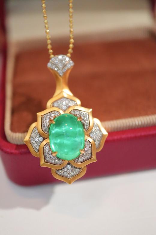 4.69ct 祖母绿吊坠 商品图3
