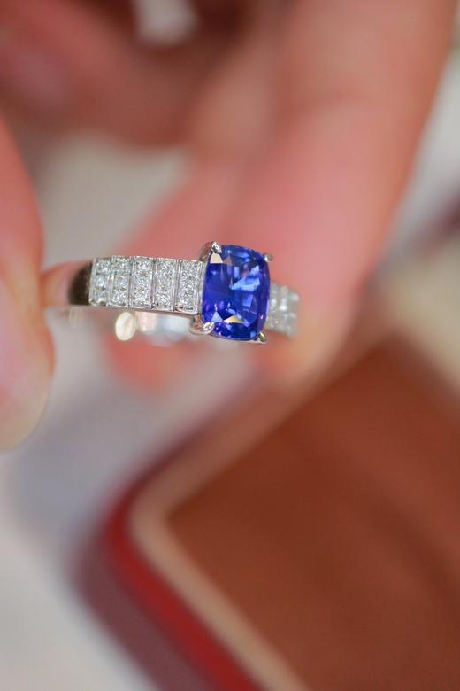 1.08ct 蓝宝石戒指 商品图4