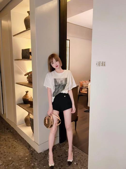 清仓捡漏 LINCHAOZHANG私服定制系列【卓别林】黑白手绘涂鸦印花T恤LT240140 短裤LK230094 商品图0