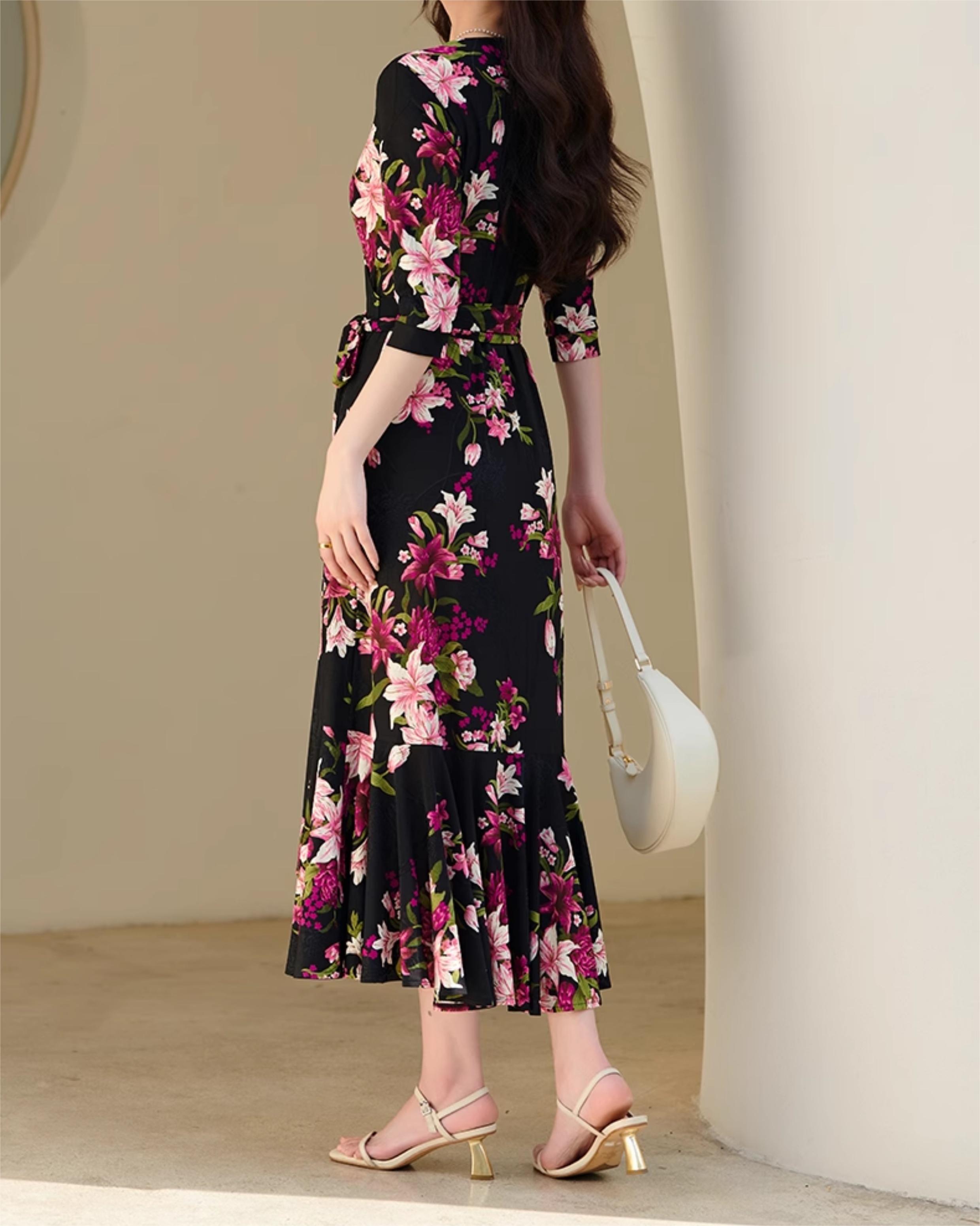 首尚格释--2024夏季新款v领碎花鱼尾裙高端遮肚子显瘦连衣裙女奢华