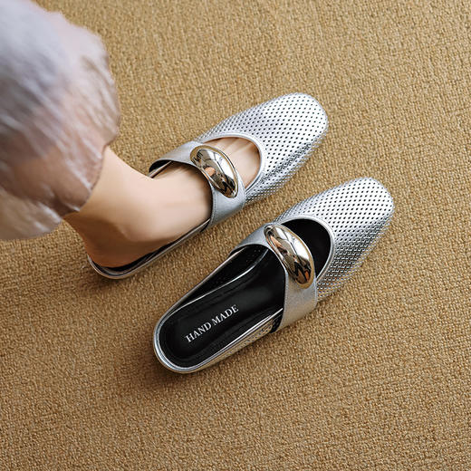 OLD-H-3258舒适平底包头凉鞋洞洞镂空大码拖鞋女夏季低跟2024款一字带洞洞鞋 商品图2