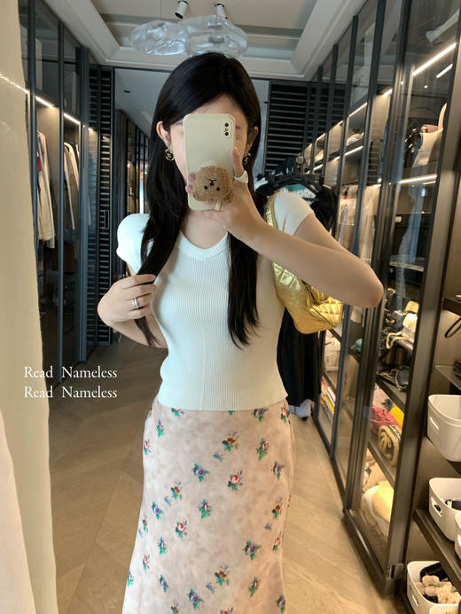 Read Nameless /白色v翻领露背短袖+韩国碎花拼接雪纺边半裙 商品图5