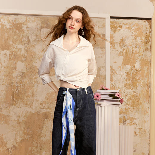 两三事梵高文艺朝朝牧歌2024夏新款简约绣花翻领斜边单排扣衬衫女 商品图3